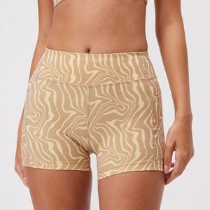 Outdoor Voices Superform 3.5" Bike Shorts in Pampas Swirl XS Yellow Tan
